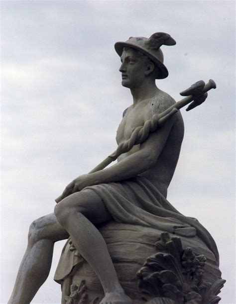 hermes dio greco vestiti|hermes statue in greece.